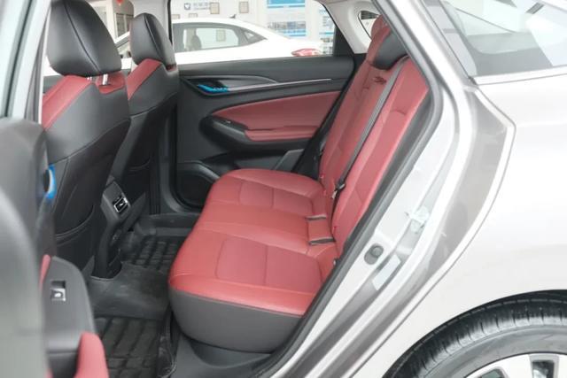 短试长安逸动PLUS:标准答案之外的小惊喜