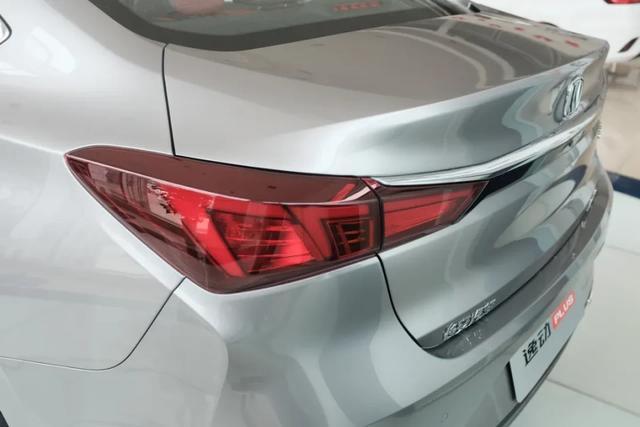 短试长安逸动PLUS:标准答案之外的小惊喜