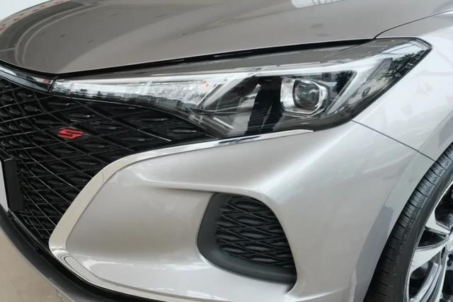 短试长安逸动PLUS:标准答案之外的小惊喜