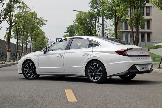 试驾第十代索纳塔:看烦了雅阁迈腾,这个老牌韩系能顶上去吗?