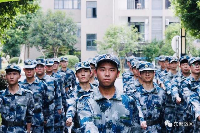 为了参军,励志小伙4年减重20斤,甩掉脂肪肝……休闲区蓝鸢梦想 - Www.slyday.coM 为了参军,励志小伙4年减重20斤,甩掉脂肪肝……休闲区蓝鸢梦想 - Www.slyday.coM