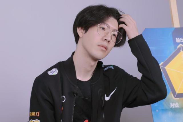 Theshy投票反超uzi，却将缺席全明星赛，回国后被检查出阳性休闲区蓝鸢梦想 - Www.slyday.coM