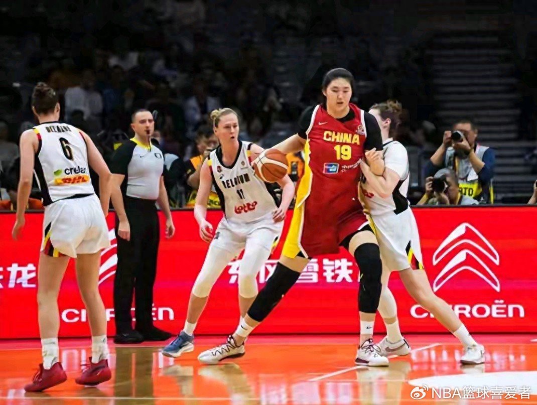 中国女篮内线短板暴露，刘禹彤能否成破局关键？