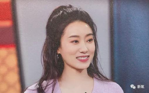 表演专业的喜剧小品女演员,一跃成为85花最争光电影女