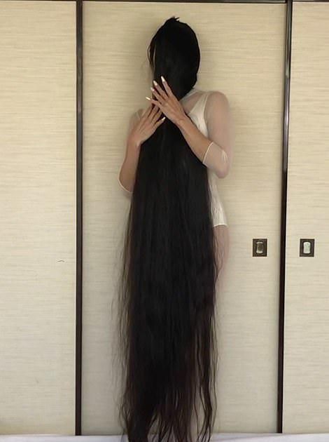 日本长发公主15年没剪头发,头发拖地,简直现实版贞子