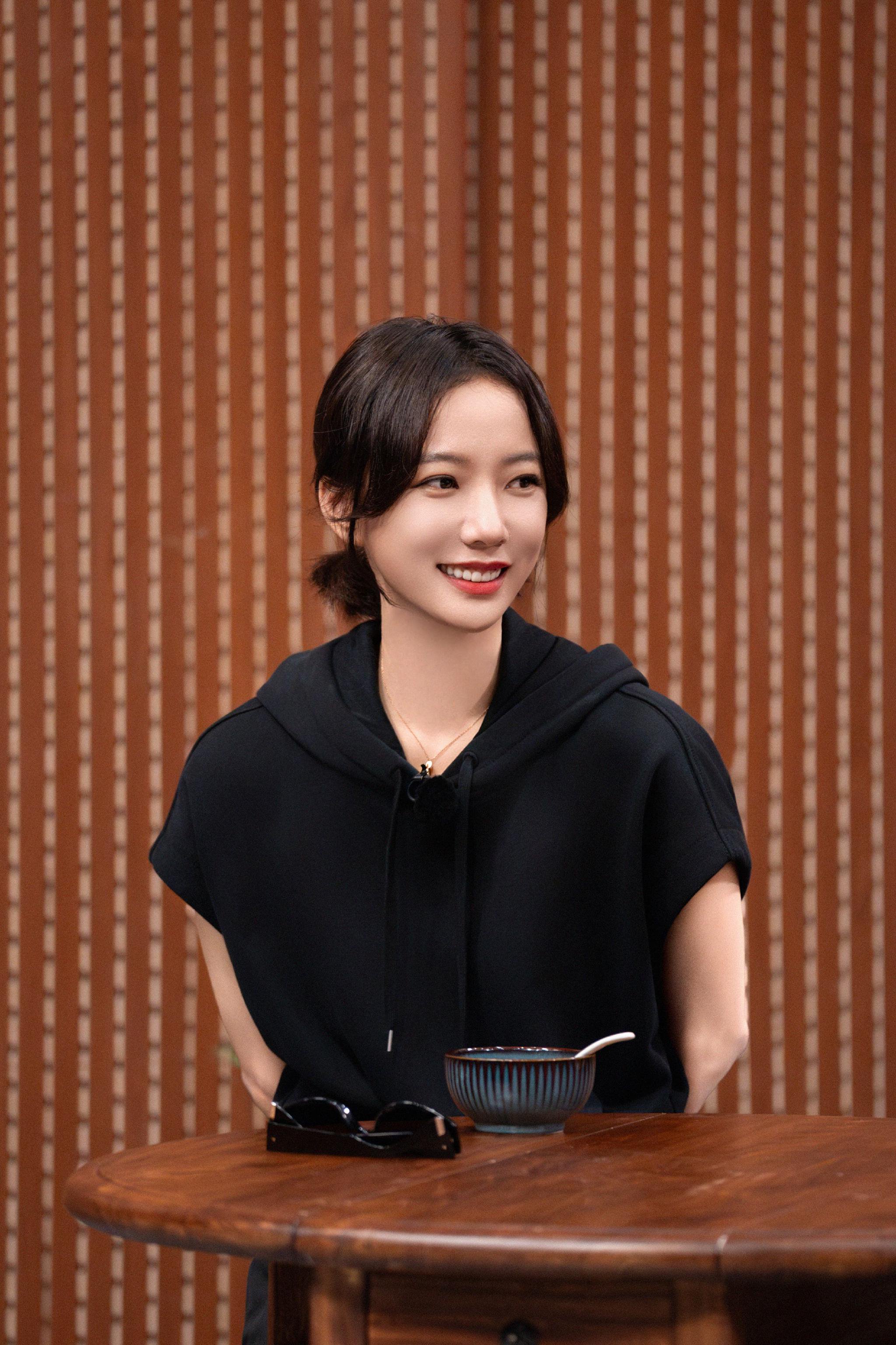 王珞丹分享假期生活，人间烟火温暖治愈