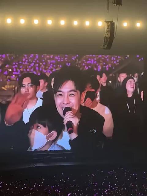 Kimi都长这么大了，小时候看爸爸去哪儿最喜欢kimi和费曼了