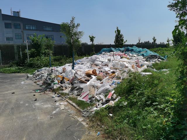 郑州一公寓“精装修”交房变“毛坯”,业主拒收讨说法,开发商含糊回应休闲区蓝鸢梦想 - Www.slyday.coM 郑州一公寓“精装修”交房变“毛坯”,业主拒收讨说法,开发商含糊回应休闲区蓝鸢梦想 - Www.slyday.coM