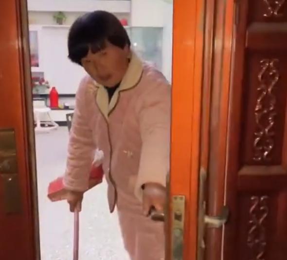 河南一男子和妻子却主动去丈母娘家告状,妻子刚一进门却被赶出来休闲区蓝鸢梦想 - Www.slyday.coM 河南一男子和妻子却主动去丈母娘家告状,妻子刚一进门却被赶出来休闲区蓝鸢梦想 - Www.slyday.coM