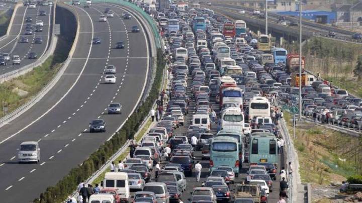 养车贵、停车难、堵车烦…车轮上的烦恼“大吐槽”