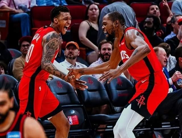 25分+23分+14分！火箭迎来六大利好，乌度卡妥协求生存