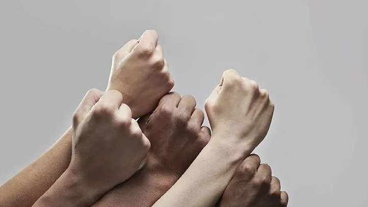 上市车企都不装了！广州车展的“拼多多”们