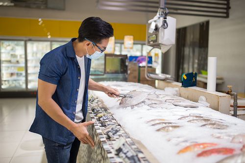 后疫情时代,海鲜产业如何转型升级,舟山国际水产城交出新答卷休闲区蓝鸢梦想 - Www.slyday.coM 后疫情时代,海鲜产业如何转型升级,舟山国际水产城交出新答卷休闲区蓝鸢梦想 - Www.slyday.coM