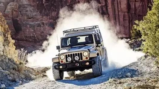 开自动挡的车主们注意了，这五条禁忌你还不知道，那就落伍了