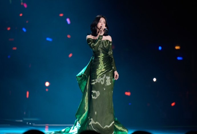 李健为姚晨新歌《以歌相送》打call