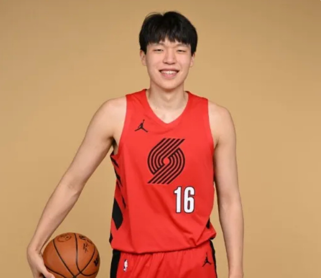 中国5人留洋盘点：杨瀚森加盟开拓者曾凡博签篮网 余嘉豪林葳找到归宿