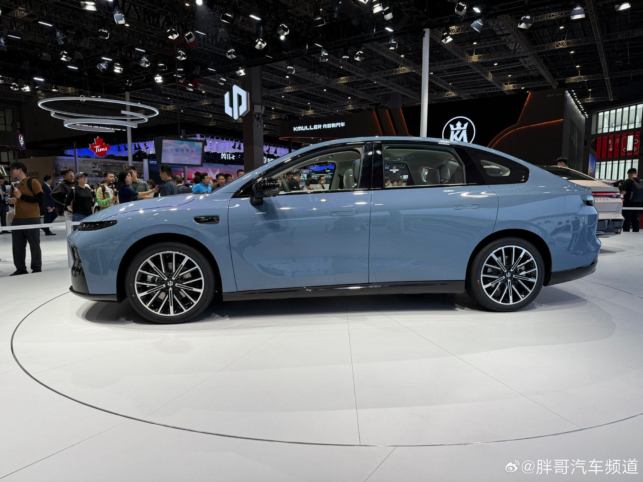 零跑B01正式亮相