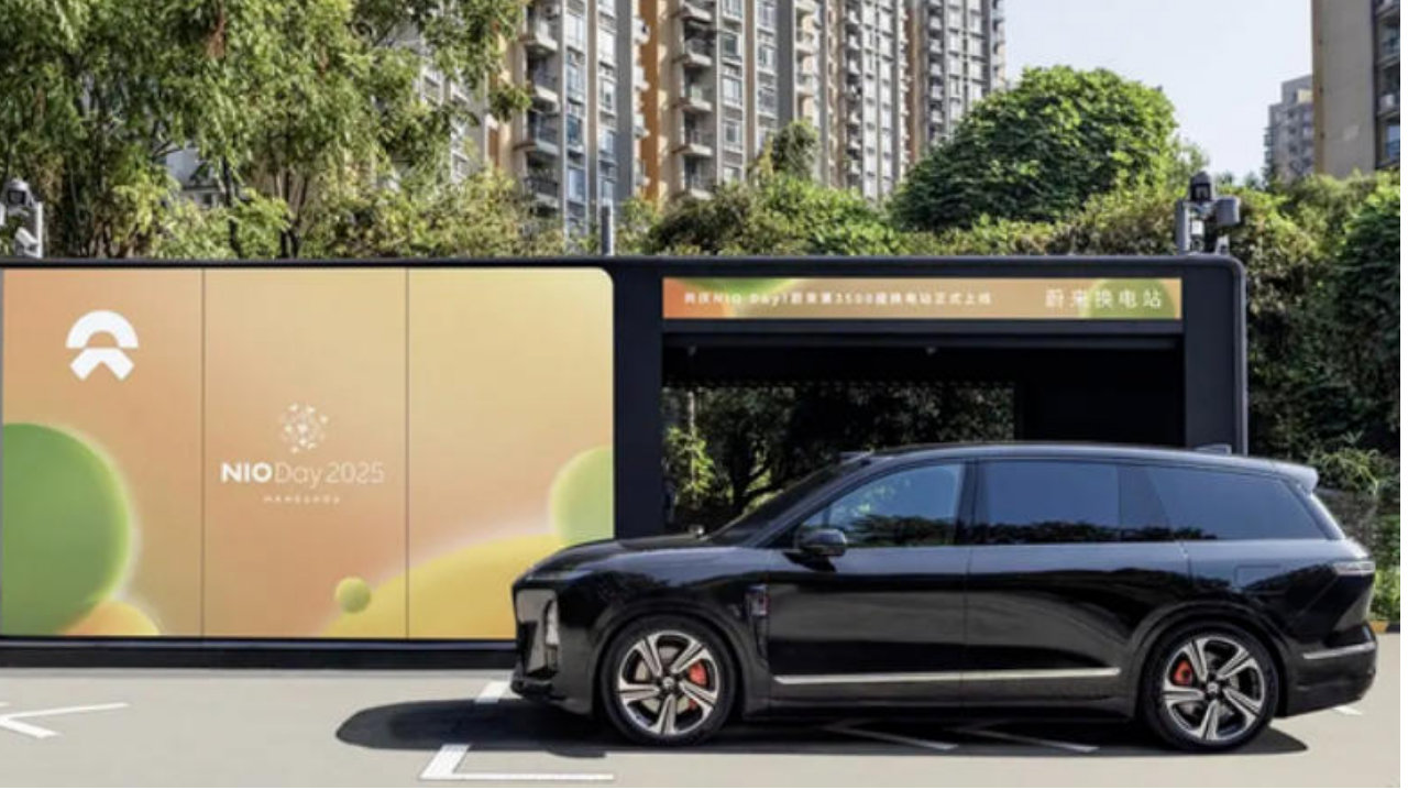 蔚小理财报分化背后，股价与业绩为何背道而驰？