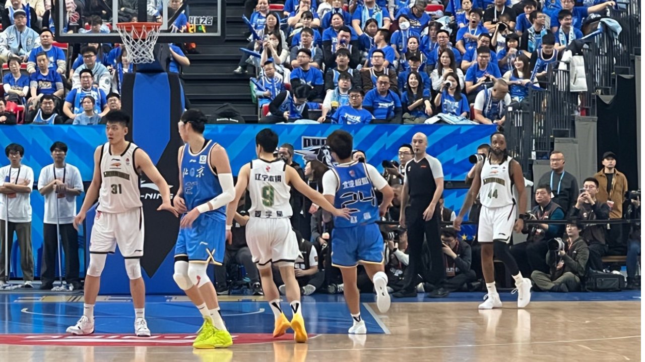 杨鸣遭逐成转折！陈盈骏26分 北京末节发力94-81辽宁获赛季三连胜