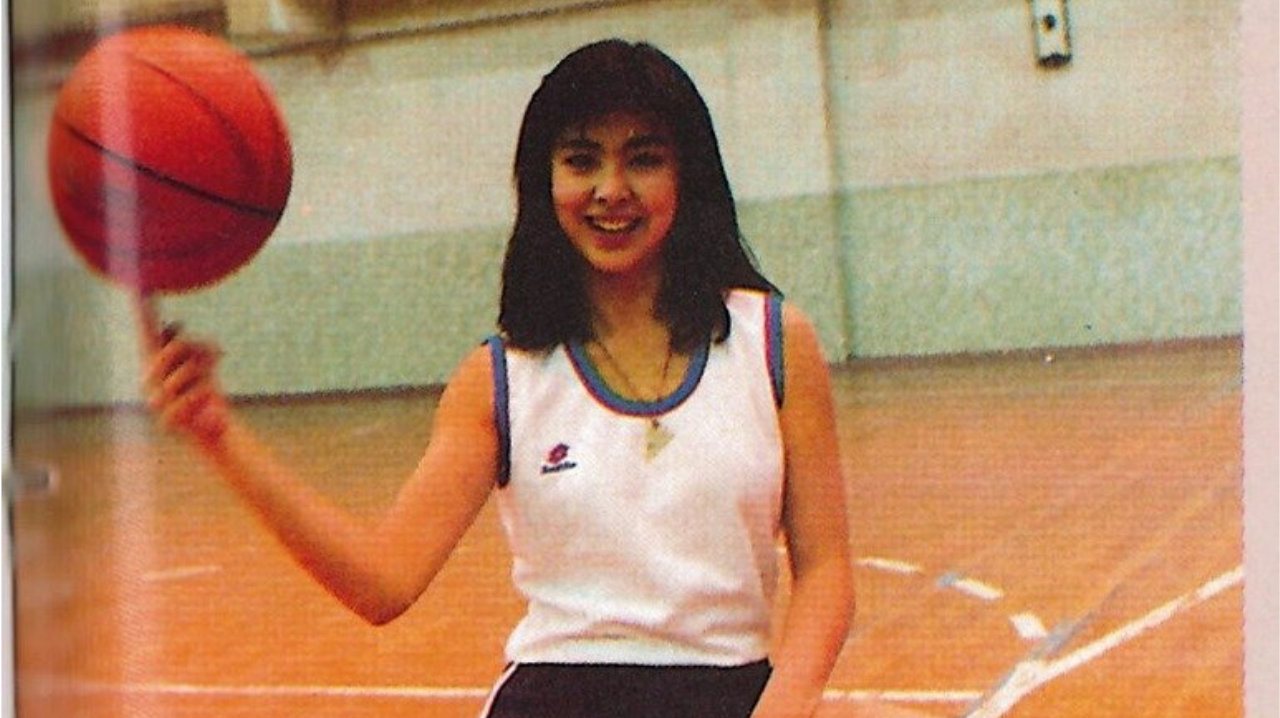 王祖贤旧照曝光！白背心搭热裤长腿太逆天