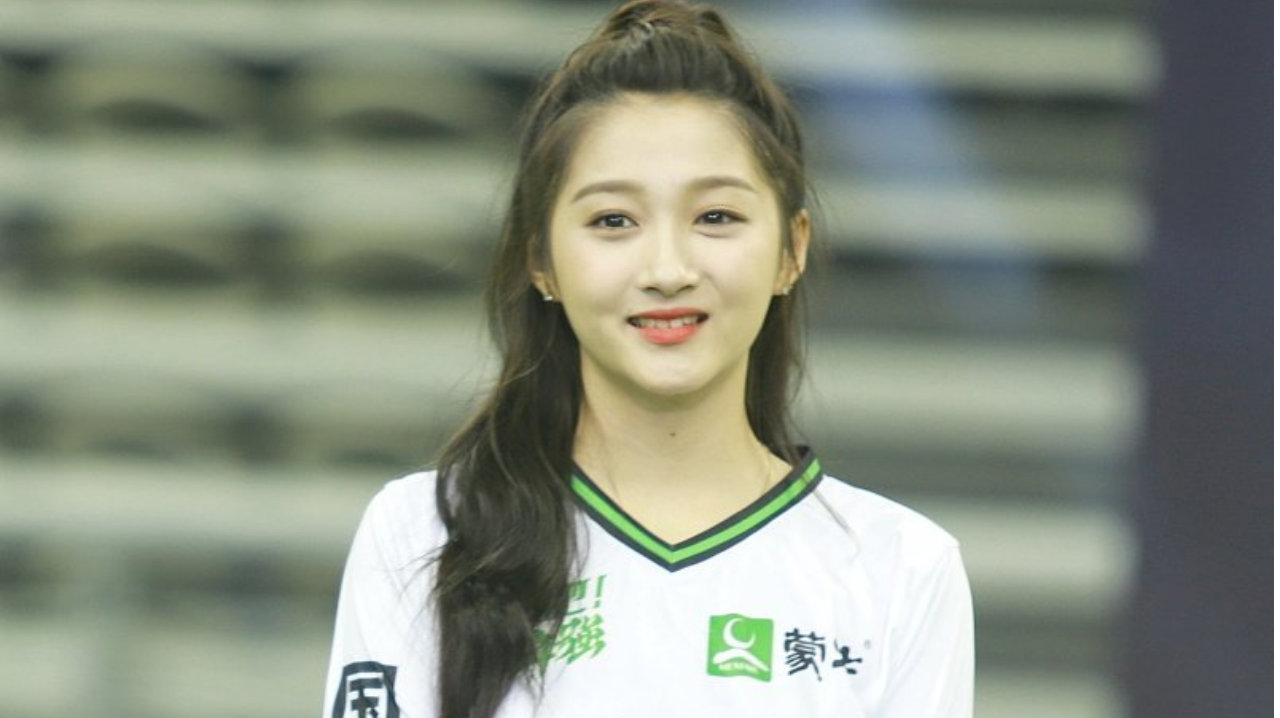 鹿晗关晓彤被曝分手：八年顶流爱情从高调官宣到零互动的幕后真相