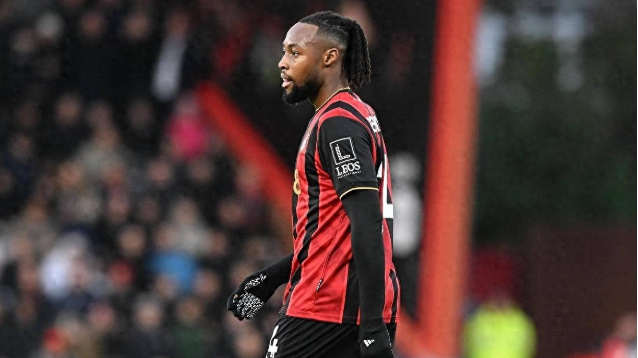 两翼齐飞！瓜迪奥拉点兵英超左右脚右边锋 曼城加速推动交易