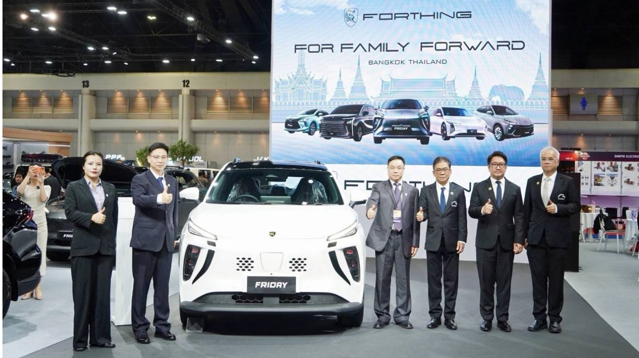 东风风行FRIDAY与星海V9亮相曼谷车展，进军泰国市场