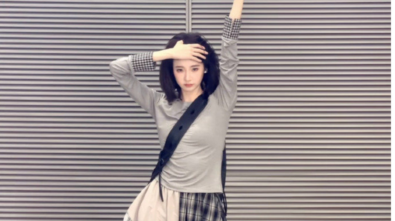 谁懂张艺凡的私服，随性又有态度的氛围感拉满