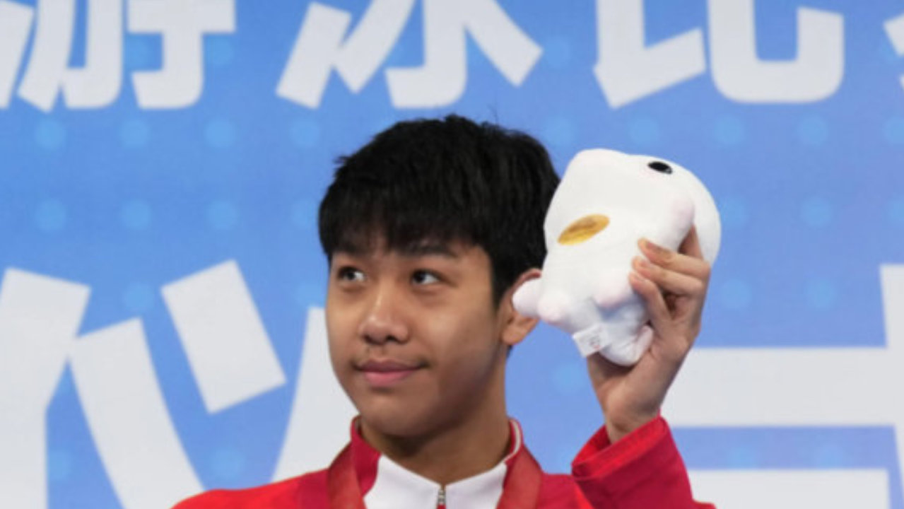 18岁张展硕400自，破世界青年纪录夺金