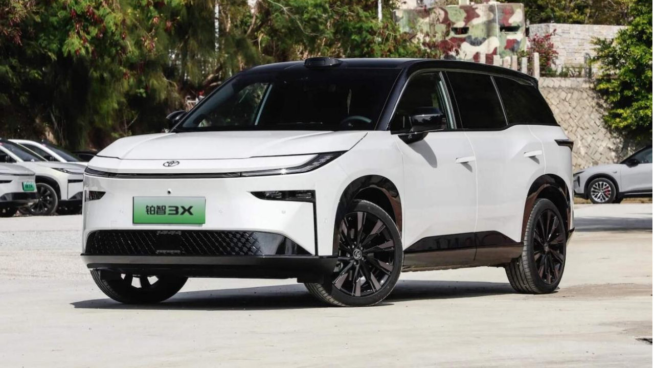 15万选纯电SUV：吉利银河E5对比丰田铂智3X，610km续航选哪个？