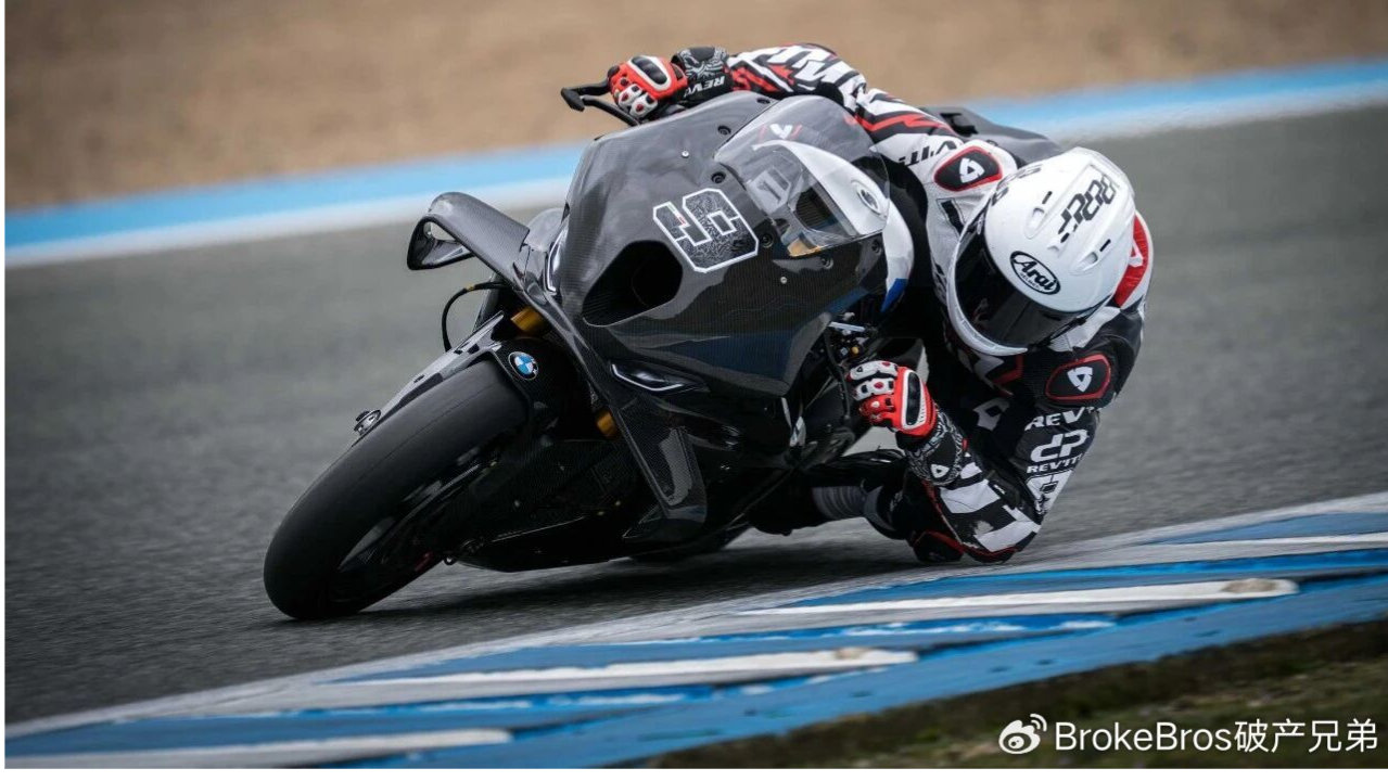 宝马厂队暴雨中强势领跑：WSBK赫雷兹冬测首日战报