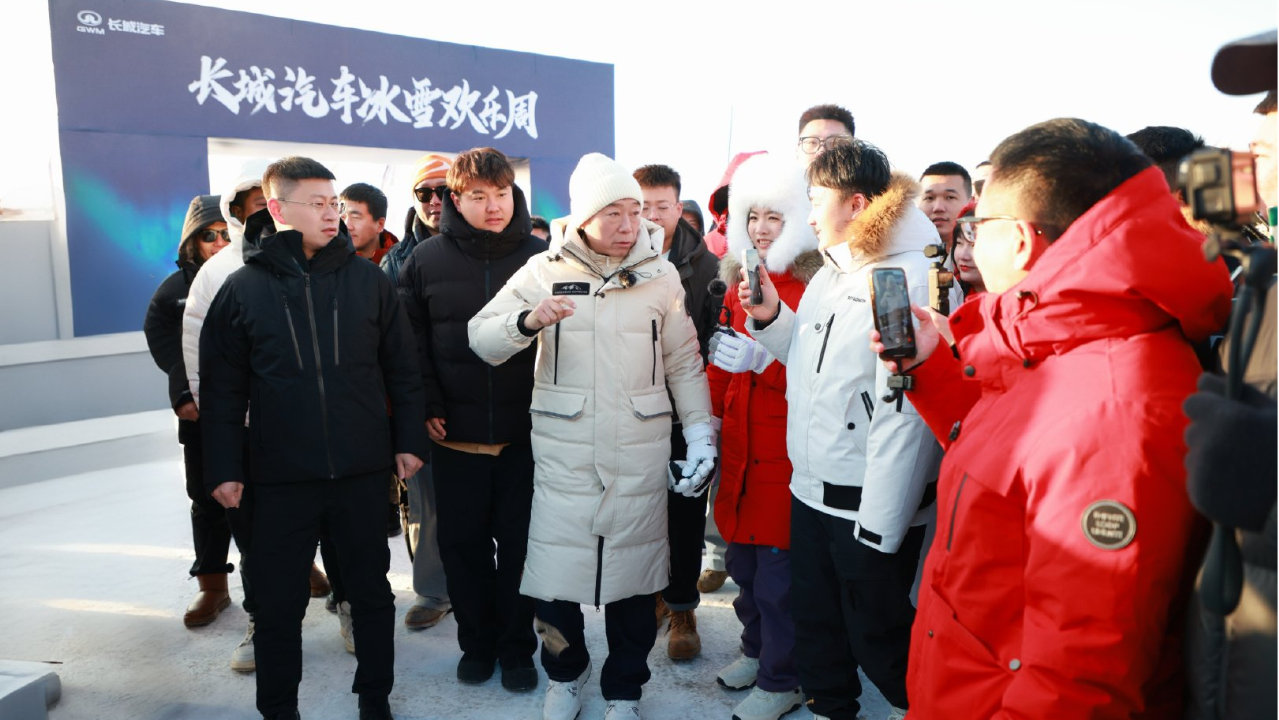 魏建军的“求助局”，改变了什么？