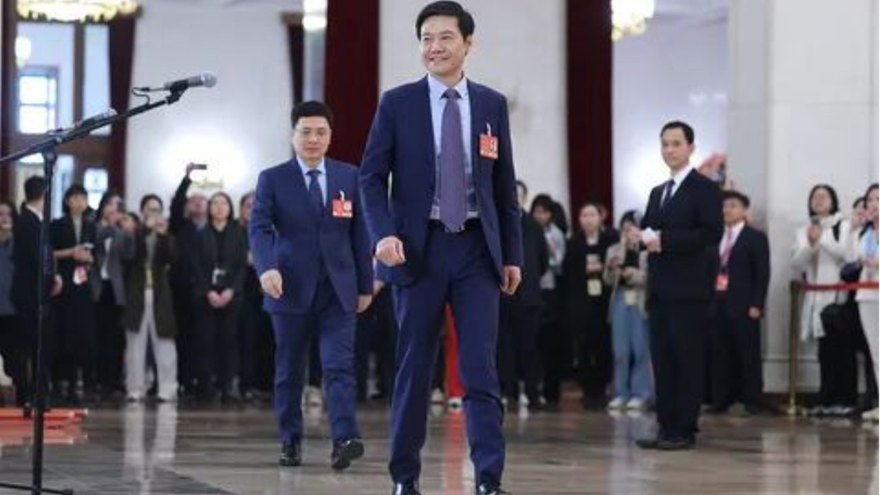 雷军·两会展望：L3/L4 自动驾驶与具身智能迎来“双元年”