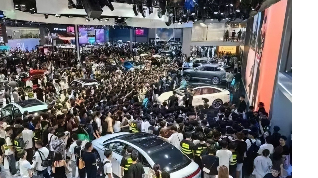 谁是广州车展爆款王？昊铂精准卡位，银河颠覆平权，丰田刚柔并济