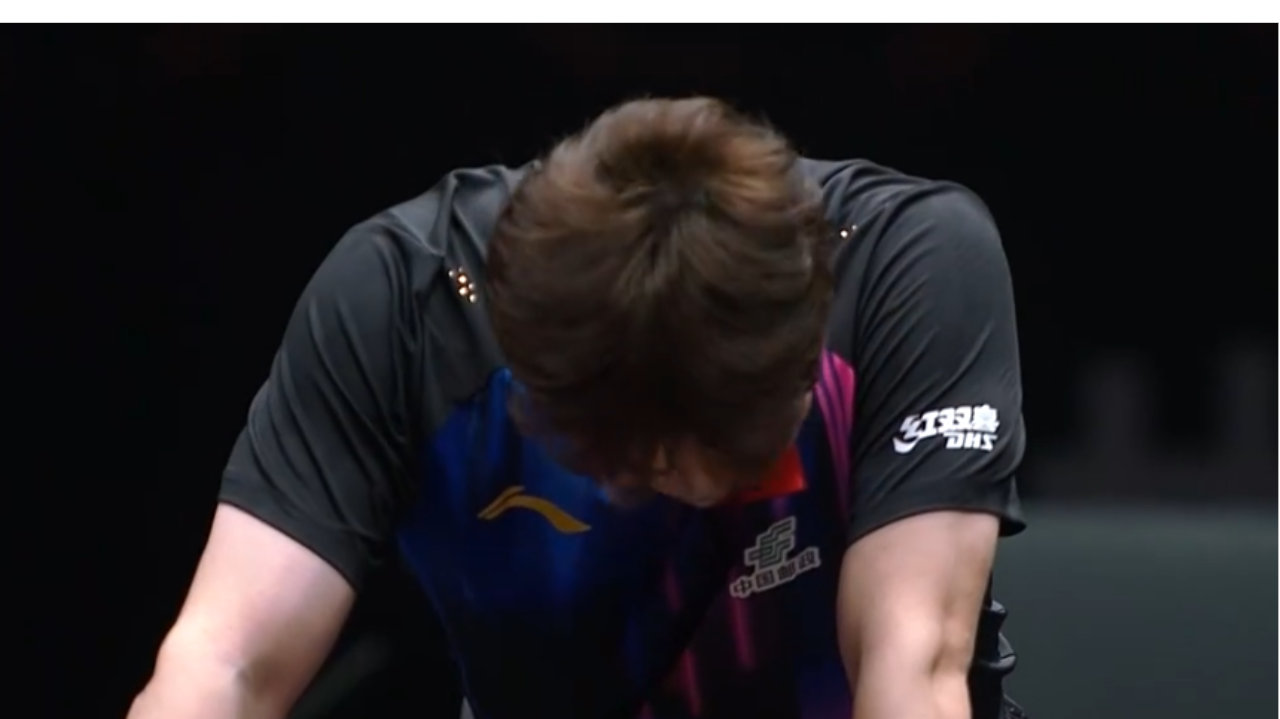梁靖崑低头沮丧！0-4惨败林诗栋首局被逆转丢气势 腰伤影响仍巨大