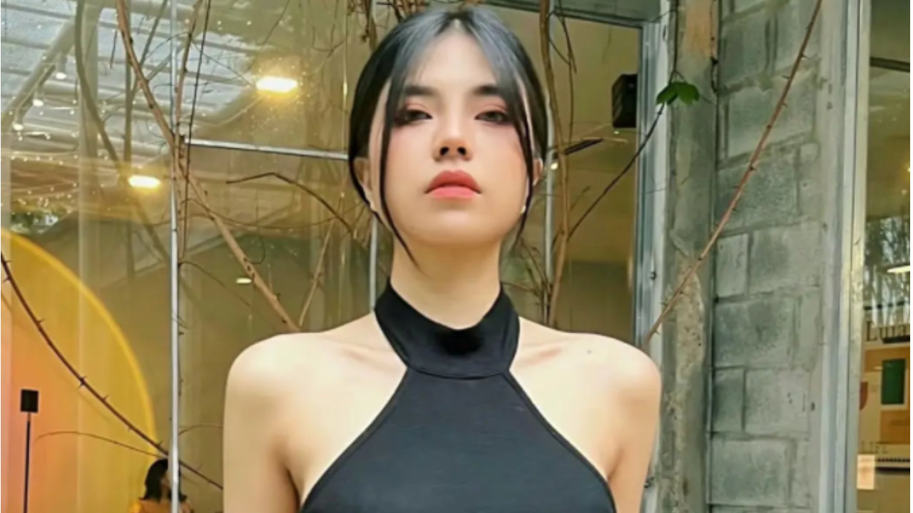 T1去越南参赛，女主持念错AD名字，赛后哭着下跪道歉