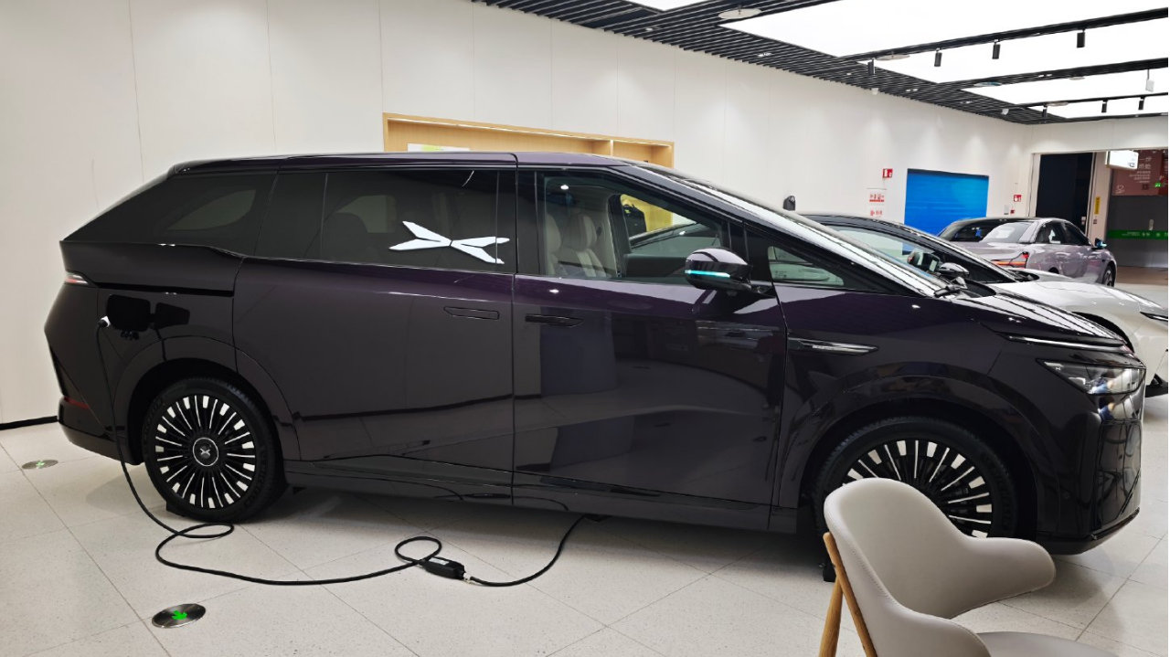 已交定金“准车主”试驾小鹏X9增程版：年轻态豪华