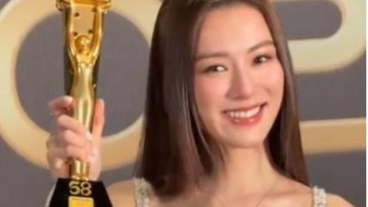 TVB颁奖红毯现场，李施嬅端庄大气，佘诗曼气场强，黄宗泽依然稳定