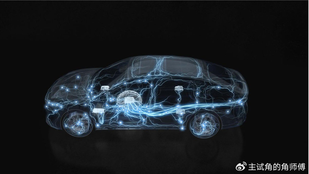 岚图凭借自研行业首个中央集中式电子电气架构获国资委点赞