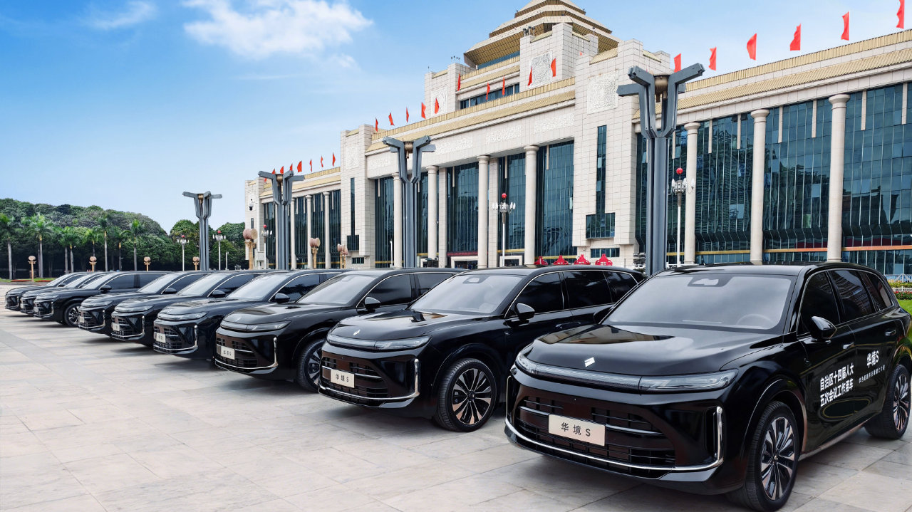 华为乾崑科技赋能，华境S以智能岛制造体系护航广西政务出行