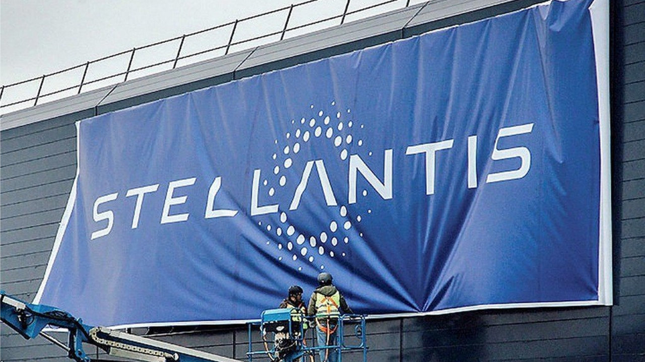 全球第四大汽车巨头爆雷，半年亏损超1500亿，未来将加大对美投资