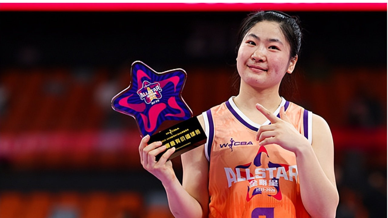 力压2米26张子宇夺MVP！中国女篮23岁新星轰23+8：宫鲁鸣栽培她？