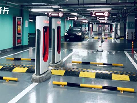 特斯拉全球最大72桩超级充电站今日上线