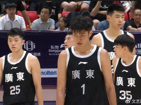 20岁场均11.3分3.5篮板，王浩然是任骏飞最合适的接班人