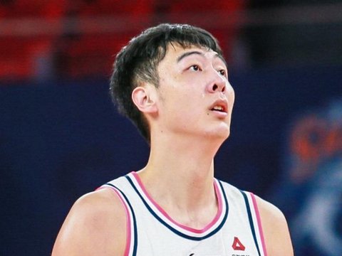 广东队22岁小将开始打野球，上海队卢伟直言张镇麟要摆正好位置