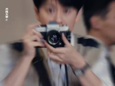 好像那是一个秋天，夕阳西下