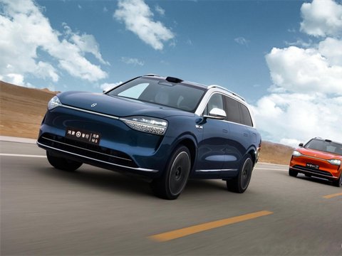 “界”字囚徒——赛力斯汽车