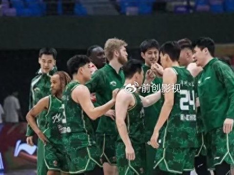 狂砍41+15，广州双子星打疯了！徐昕怒砍2双，季后赛再现生机