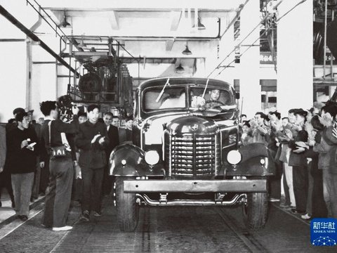 时光相册丨解放牌汽车，驶过70年