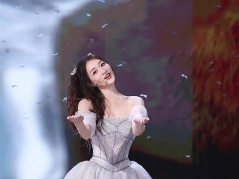 毛不易复刻李小冉心愿便利贴，穿裙跳舞模仿得像